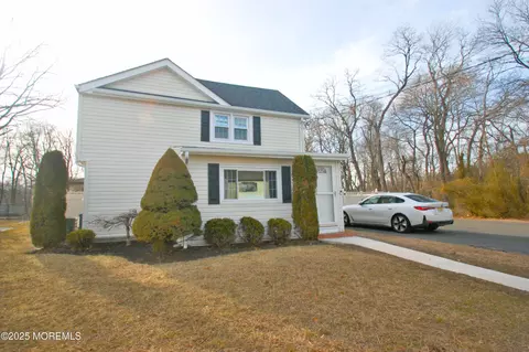 1756 Union Ave, Hazlet, NJ 07730