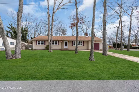 245 Hemlock Ln, Forked River, NJ 08731 photo 2