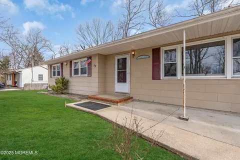 245 Hemlock Ln, Forked River, NJ 08731 photo 3