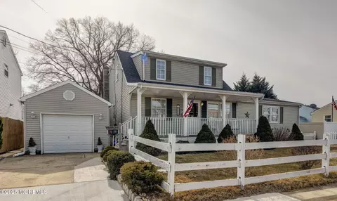 420 Park Ave, Union Beach, NJ 07735