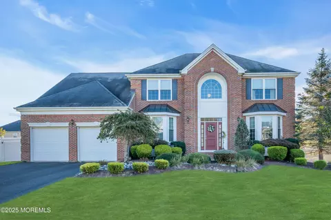 7 Churchill Ct, Jackson, NJ 08527
