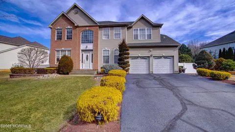 37 Stratton Rd, Matawan, NJ 07747