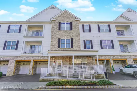 111 Knightsbridge Ln, Morganville, NJ 07751