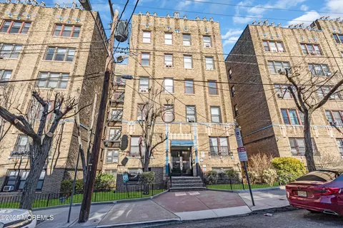 270 Harrison Ave #104, Jersey City, NJ 07304