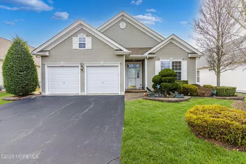 16 Brattleboro Rd, Jackson, NJ 08527