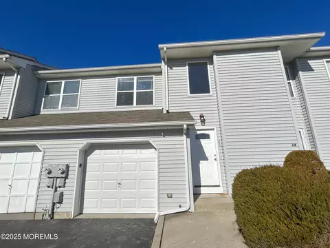 40 Vincent Ct, Little Egg Harbor, NJ 08087