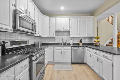 Kitchen - 107 Warbler Dr, Wayne, NJ 07470 photo 2 of 6