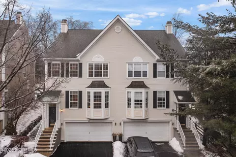 107 Warbler Dr, Wayne, NJ 07470