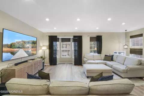 Living - 107 Warbler Dr, Wayne, NJ 07470 photo 1 of 1