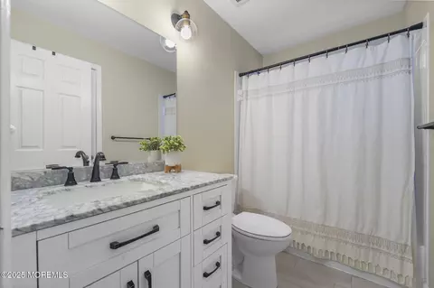 Bath - 107 Warbler Dr, Wayne, NJ 07470 photo 2 of 11