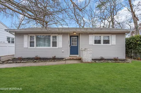 1275 Spruce St, Forked River, NJ 08731