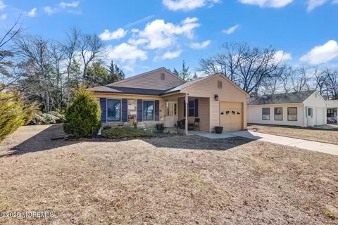 203 Yorktowne Dr, Little Egg Harbor, NJ 08087