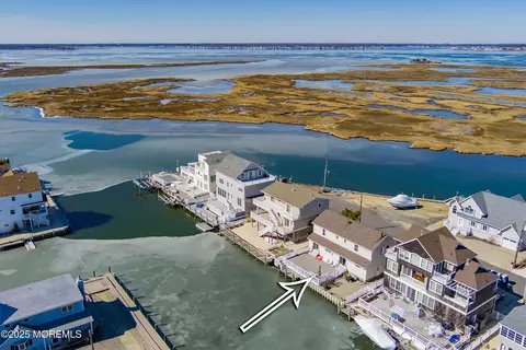 331 Ormond Dr, Lavallette, NJ 08735