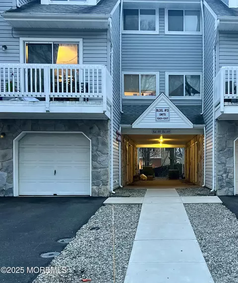 1307 Arthur St, Toms River, NJ 08755