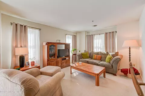 171 Cambridge Ct #71, Clifton, NJ 07014