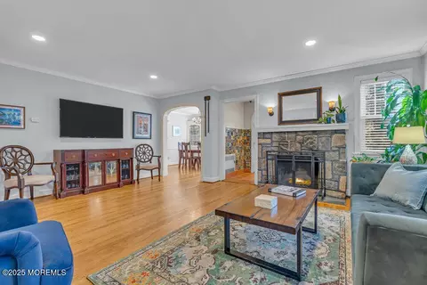 14 Sunset Ave, Matawan, NJ 07747