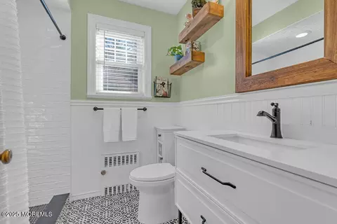 Bath - 14 Sunset Ave, Matawan, NJ 07747 photo 1 of 2