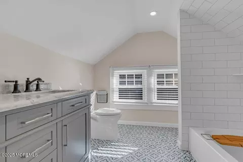Bath - 14 Sunset Ave, Matawan, NJ 07747 photo 2 of 2