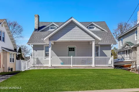 9 Oak Ter, Neptune City, NJ 07753