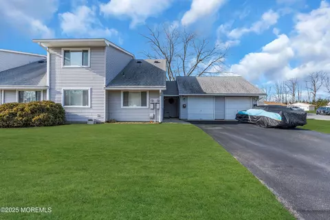 5 Helen Dr, Brick, NJ 08724