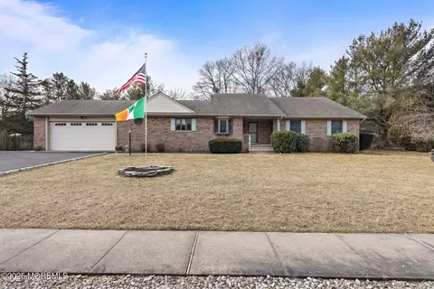 751 Tall Oaks Dr, Brick, NJ 08724