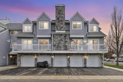 101 Schley Ave, Toms River, NJ 08755