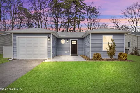 141 Courtshire Dr, Brick, NJ 08723