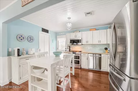 417 Park Ave, Union Beach, NJ 07735