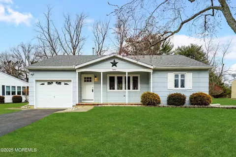 80 Eton Rd, Toms River, NJ 08757