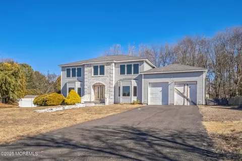 26 Rowena Rd, Manalapan, NJ 07726