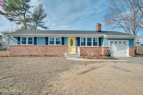 924 Anchor Ave, Beachwood, NJ 08722