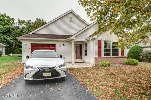 3252 Flagstone Ct, Toms River, NJ 08755