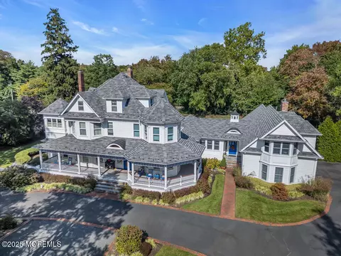 20 Hartshorne Ln, Rumson, NJ 07760