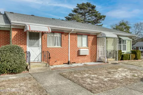 34 Musket Ln #B, Whiting, NJ 08759