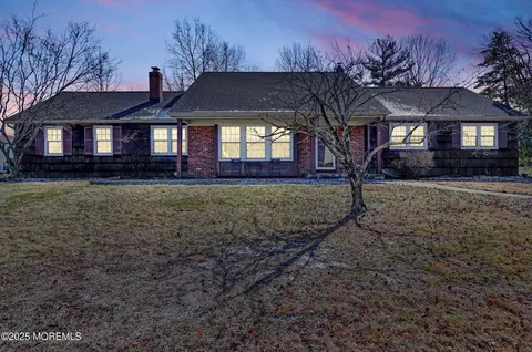 7 Mccue Rd, Morganville, NJ 07751