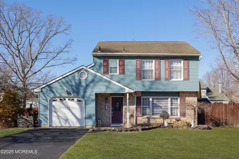 11 Tamarack St, Howell, NJ 07731