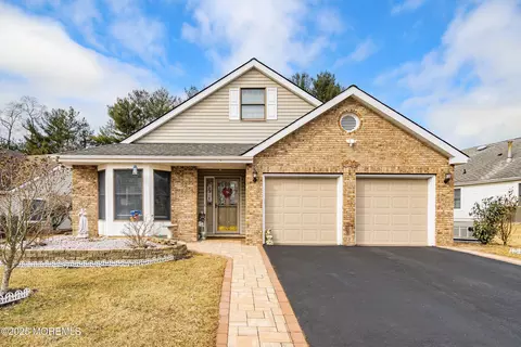 81 Caldwell Ter, Marlboro, NJ 07746