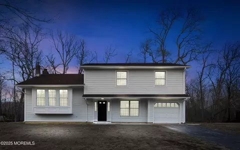 16 Longfellow Ter, Morganville, NJ 07751