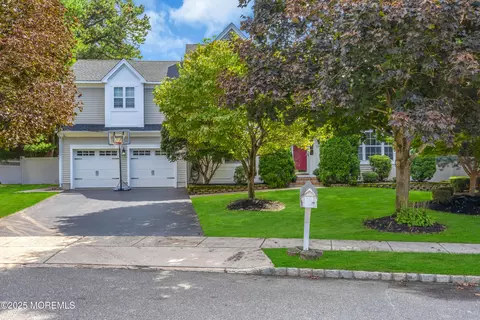 274 Ashewood Ct, Toms River, NJ 08755
