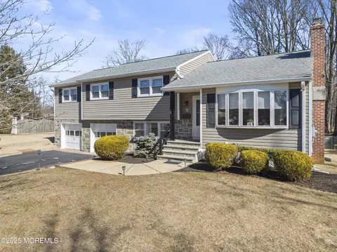 9 Majestic Ave, Lincroft, NJ 07738