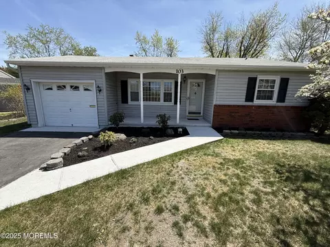 103 Edinburgh Ct, Toms River, NJ 08757