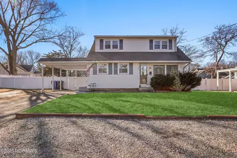 104 Hoover Dr, Brick, NJ 08724