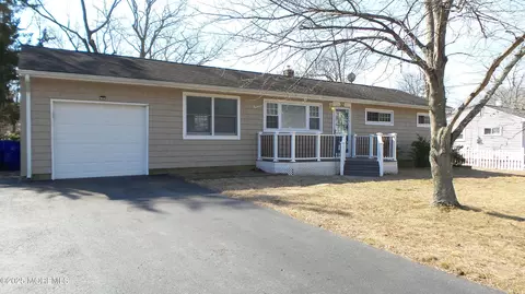 32 Rosalind Rd, Brick, NJ 08724