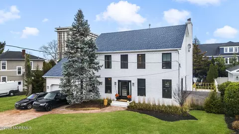 19 Borden St, Monmouth Beach, NJ 07750
