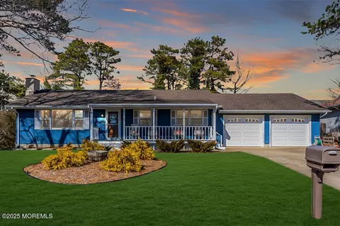 2114 Parkside Dr, Forked River, NJ 08731