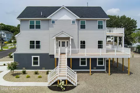 90 Longman St, Toms River, NJ 08753