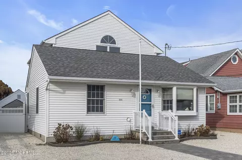 111 Haddonfield Ave, Lavallette, NJ 08735