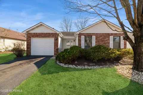 123 Murray Hill Ter, Marlboro, NJ 07746