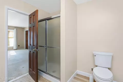 Bath - 6 Hickory Ct #C, Brielle, NJ 08730 photo 2 of 3