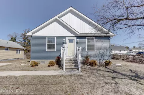 402 W Bayview Ave, Pleasantville, NJ 08232